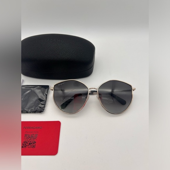 Salvatore Ferragamo Women Sunglasses Silver/ Grey Full Rim Frame SF264S 785 New - Picture 2 of 12